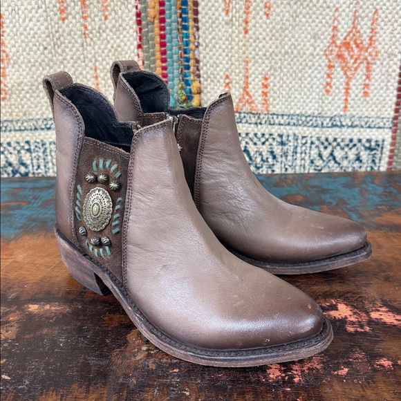 Liberty Black “Jodie Boots” in taupe studded embroidered leather. New with tags - Picture 5 of 9